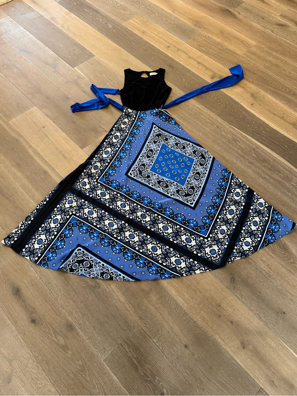 Eliza J Blue Scarf-Print Maxi Dress with Black Bodice and Blue Waist Tie - Picture 3 of 9